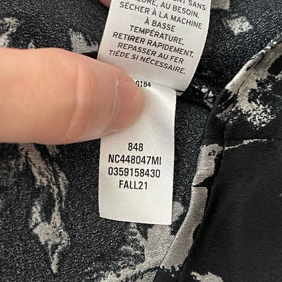 Nordstom Black Printed Sleeveless V-neck Tank Top NWT Size Small - Picture 5 of 7